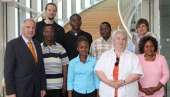 Kolpingfamilie Burscheid mit 5 Gästen aus Tansania zu Besuch im Landtag