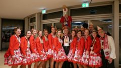 Die „Heiligenhauser Karnevalsfreunde“ aus Overath mit ihren 11 Prinzessinnen
