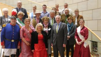 Erntepaare des Rheinisch-Bergischen Kreises zu Besuch im nordrhein-westfälischen Landtag