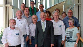 14 ehrenamtliche Mitglieder des Bürgerbusvereins Overath unter der Leitung von Reiner Schneider waren zu Gast bei Rainer Deppe in Düsseldorf.