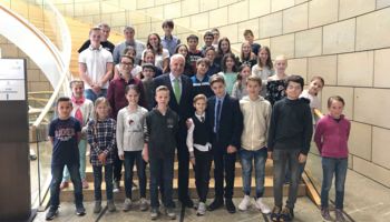 Mit den Mitgliedern des Kinder- und Jugendparlaments konnte Rainer Deppe jetzt eine Gruppe junger, für die Gleichaltrigen der Stadt Leichlingen engagierte Demokraten im Landtag begrüßen.