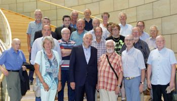 Katholische Männervereine St. Apollinaris und St. Michael aus Wermelskirchen zu Besuch im Landtag