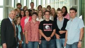 22 Schüler des Mariengymnasiums aus Mönchengladbach zu Besuch im Landtag