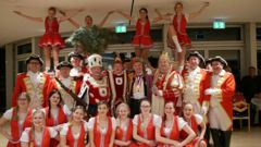 Der „Festausschuss Dabringhauser Karneval“ aus Dabringhausen mit Prinz André, Jungfrau Heiko und Bauer Peter