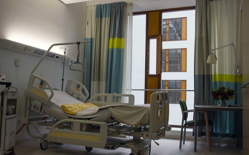 Krankenhausbett - Bild von cor gaasbeek / Pixabay