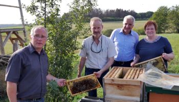 Rainer Deppe beim Bienenzuchtverein Kürten-Bechen 2019